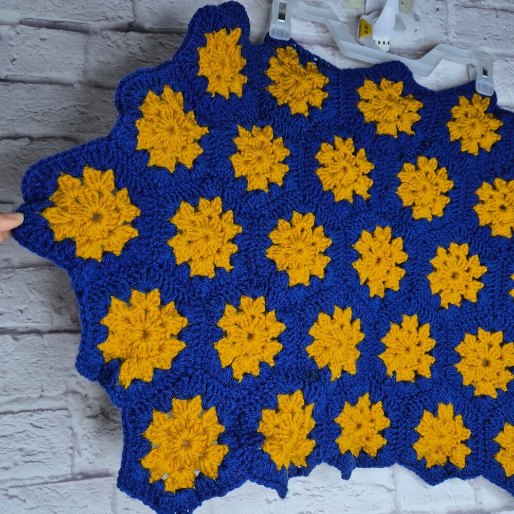 Vintage Crochet Daisy Fall Floral Table Runner Mat  Blue Yellow Granny Hexagon - Picture 4 of 6